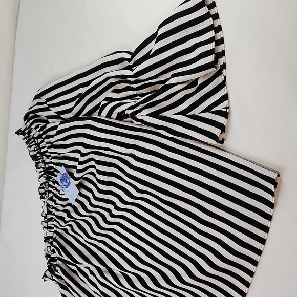 Libbey Edelman  Striped Off Shoulder One Sleeve Top. Size S - Picture 4 of 7